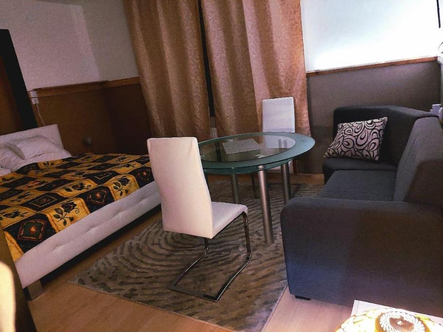 Ujszeged Apartman Ngoại thất bức ảnh