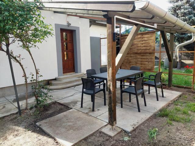 Ujszeged Apartman Ngoại thất bức ảnh