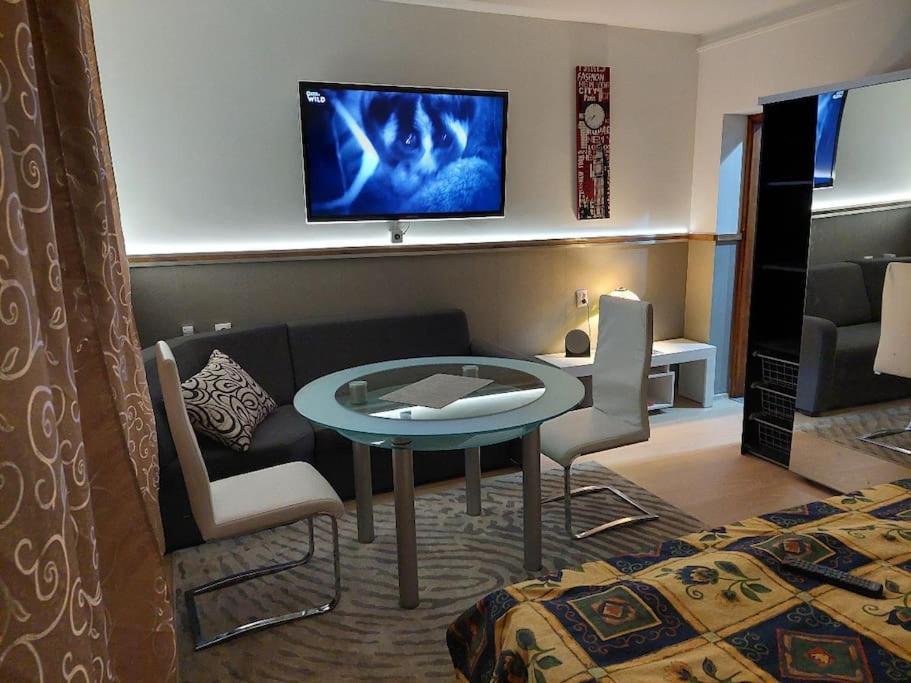 Ujszeged Apartman Ngoại thất bức ảnh
