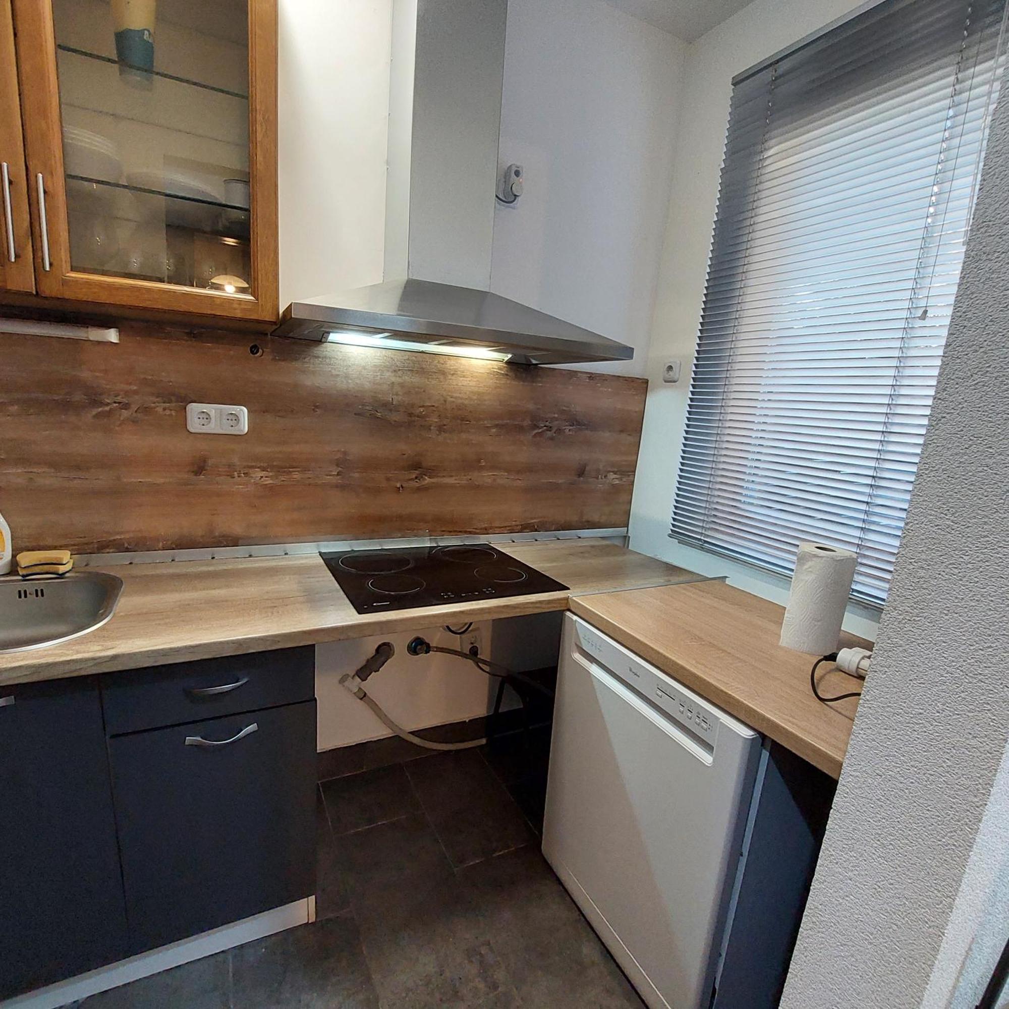 Ujszeged Apartman Ngoại thất bức ảnh