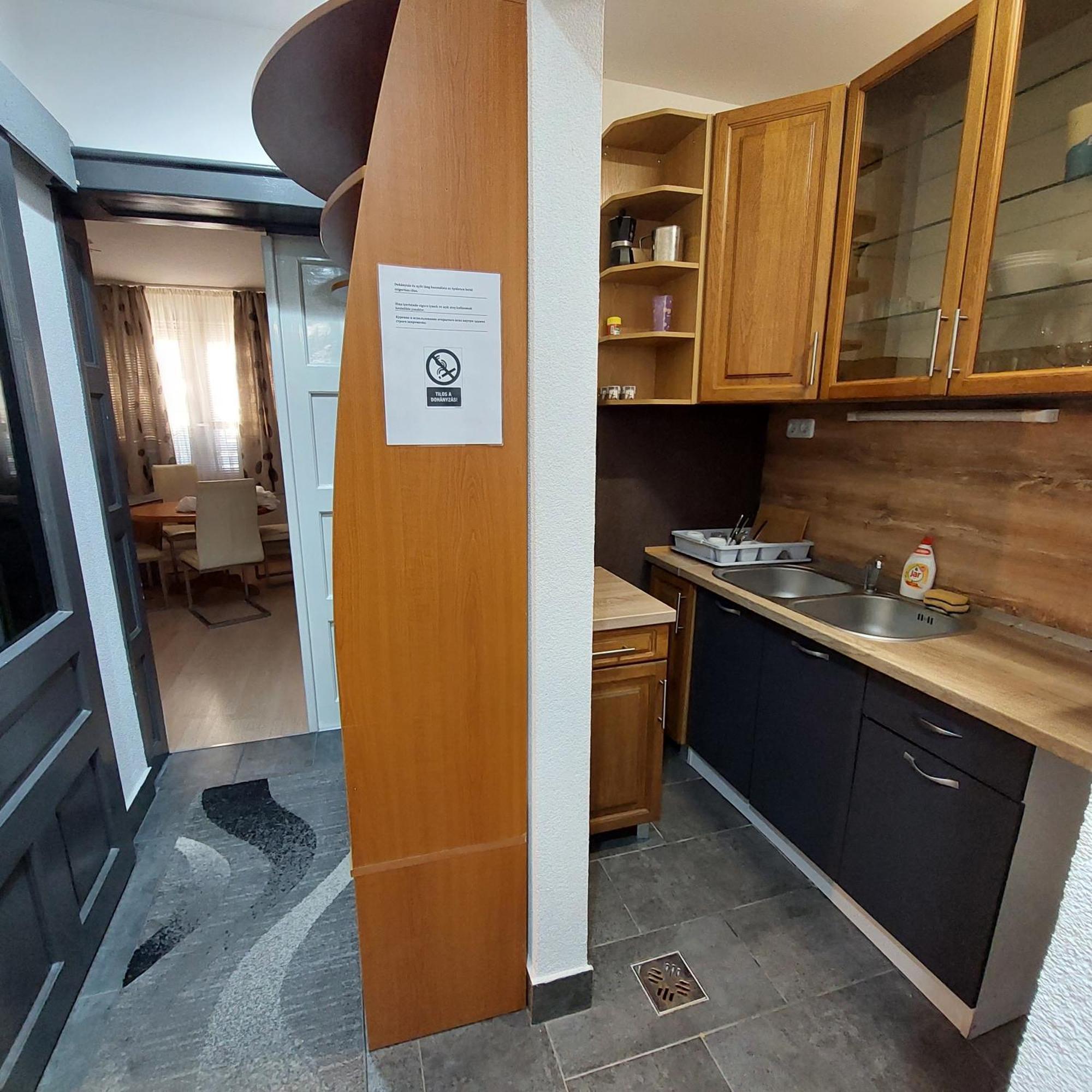Ujszeged Apartman Ngoại thất bức ảnh
