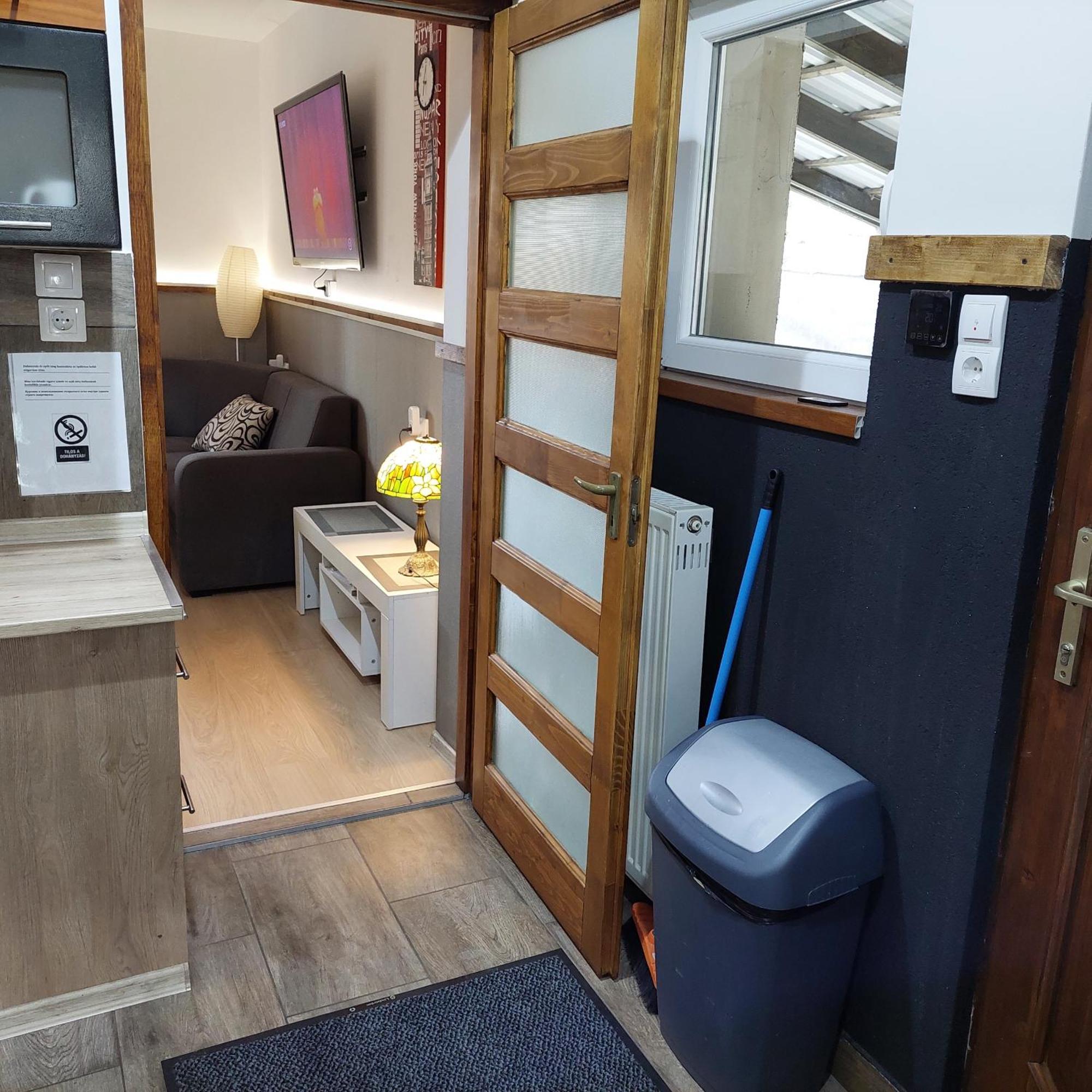 Ujszeged Apartman Ngoại thất bức ảnh