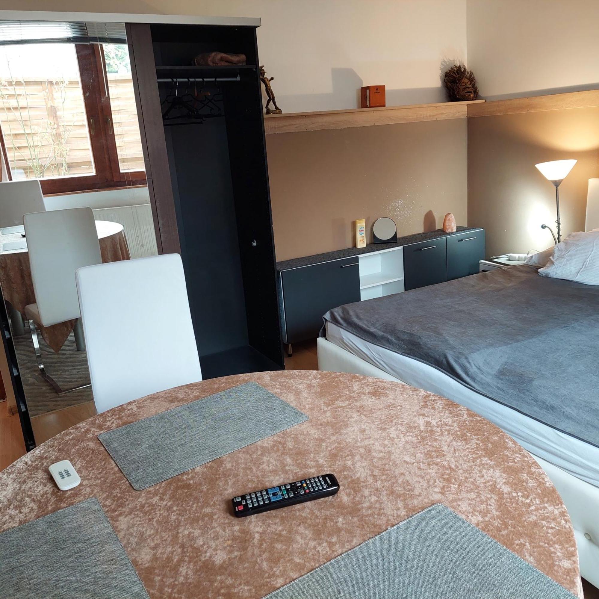 Ujszeged Apartman Ngoại thất bức ảnh