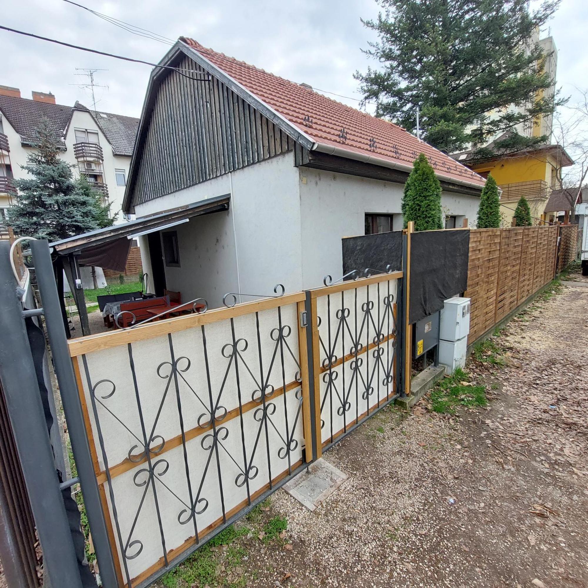 Ujszeged Apartman Ngoại thất bức ảnh