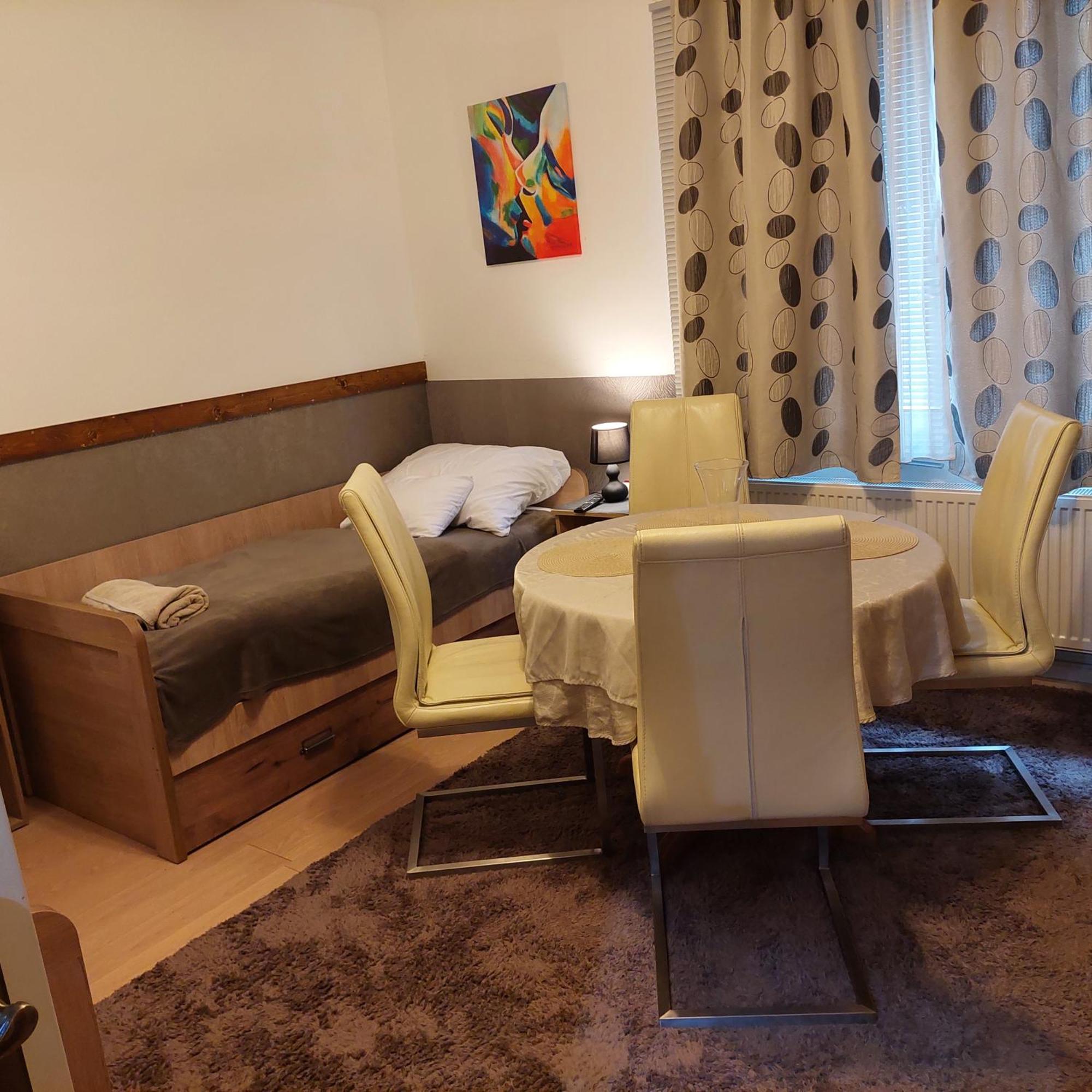 Ujszeged Apartman Ngoại thất bức ảnh