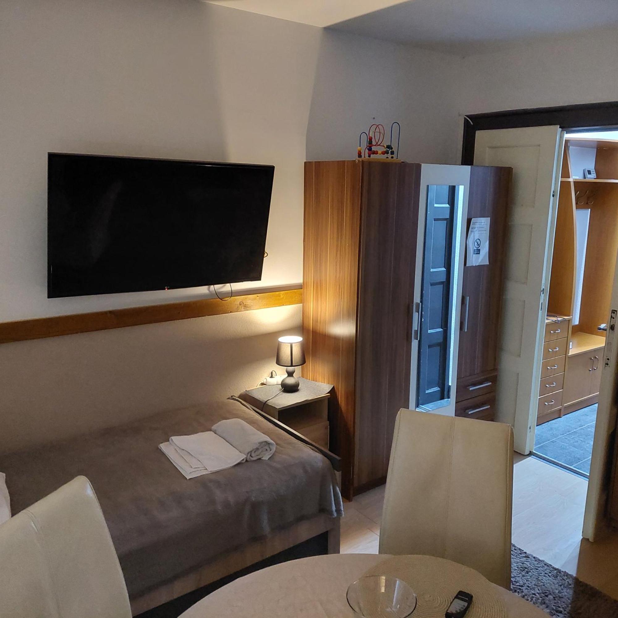 Ujszeged Apartman Phòng bức ảnh