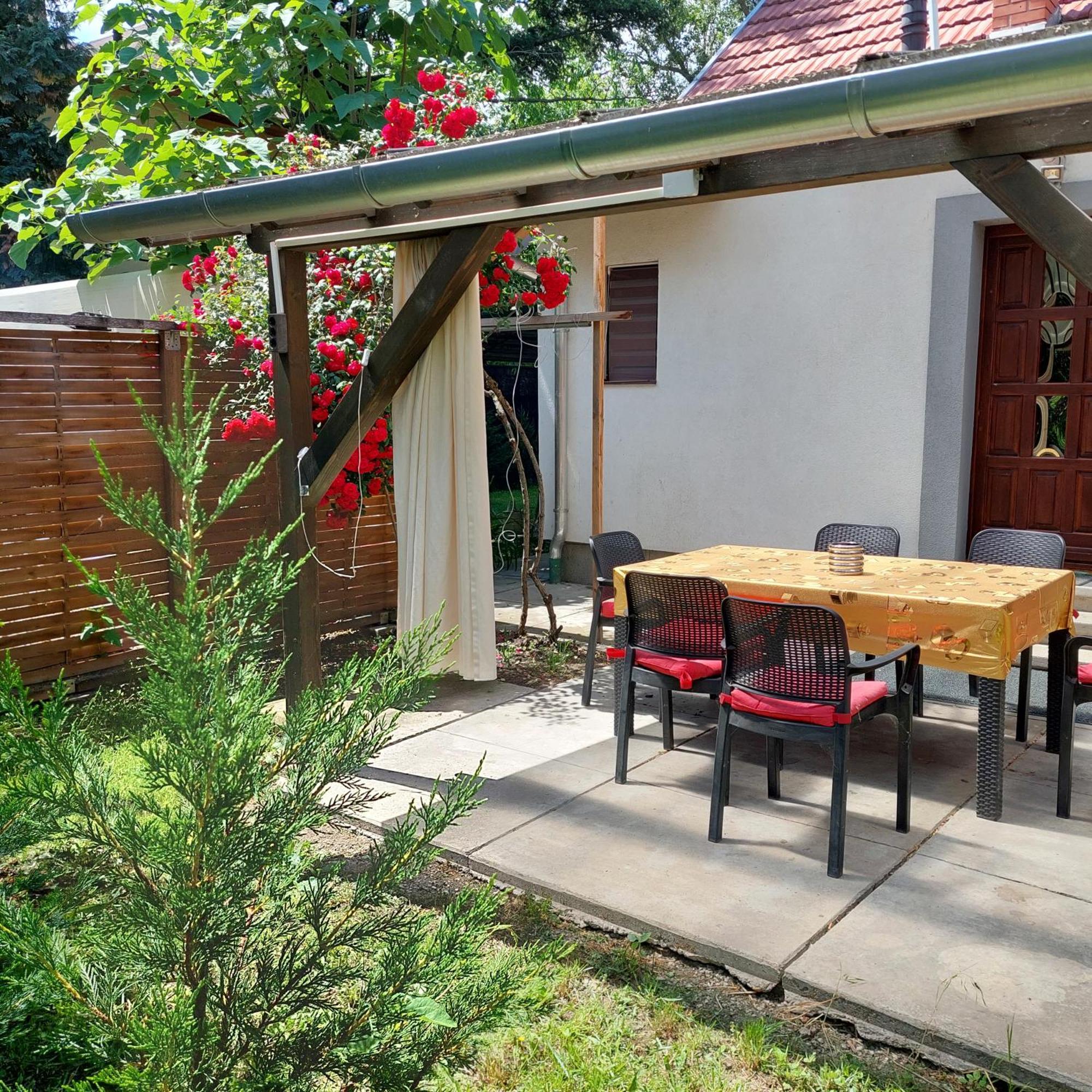 Ujszeged Apartman Ngoại thất bức ảnh